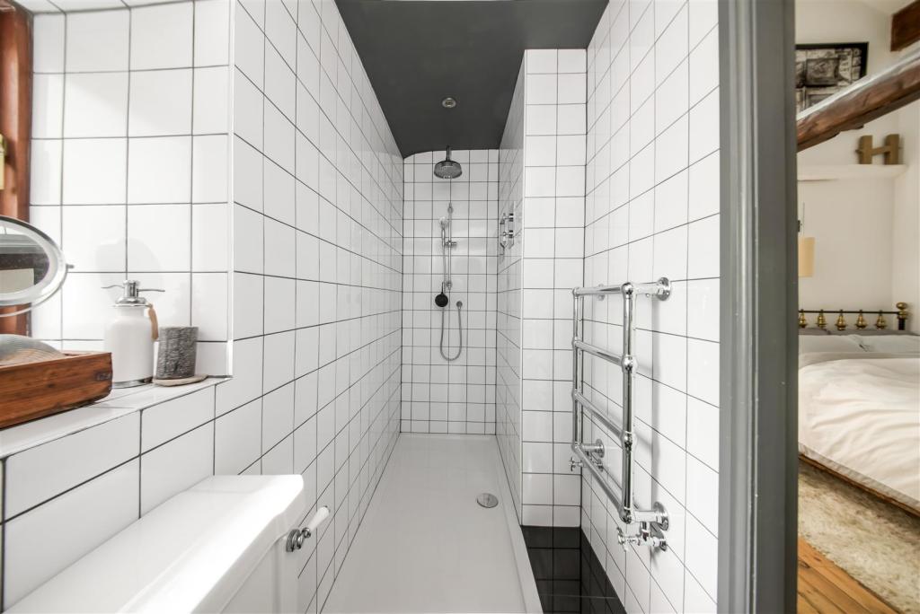 EN-SUITE SHOWER ROOM TO BEDROOM THREE