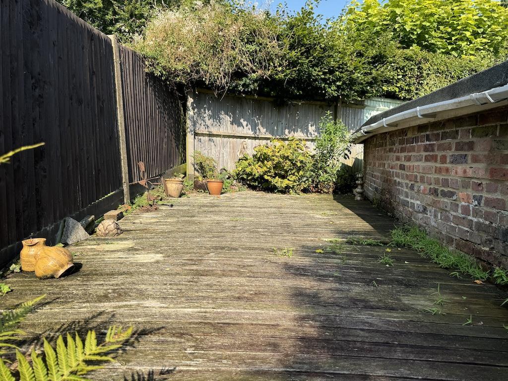 23 - Sunny Decked area.jpg
