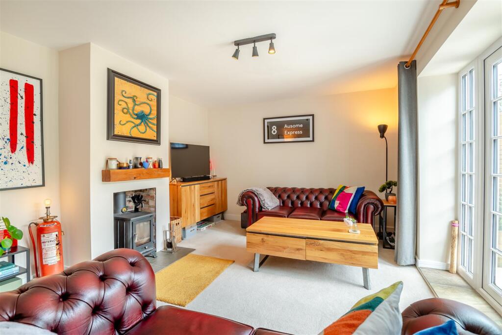 Sitting Room / Dining Room 2.jpg