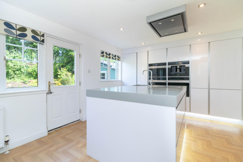 Open-Plan Kitchen/Dining Room
