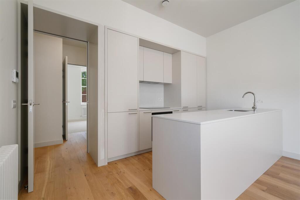 Flat E, 20 Newcourt Street NW8 7AA-No Watermark-6.