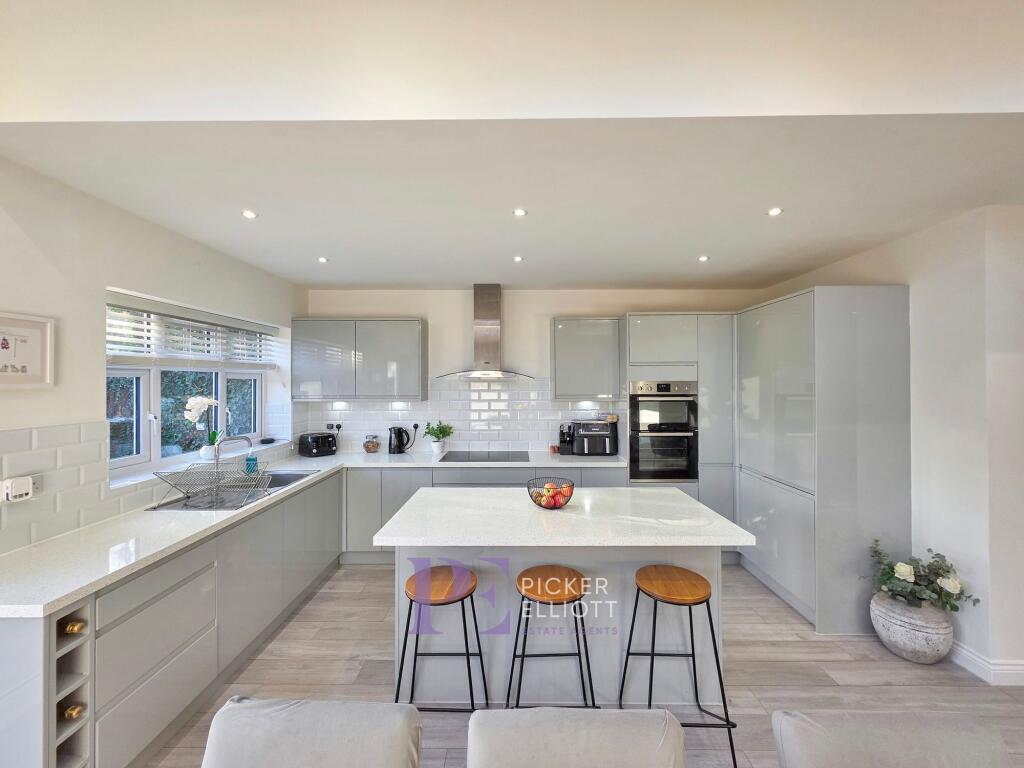 Living kitchen dining room