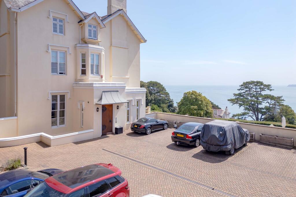 Lyncourt Entrance &amp; Parking