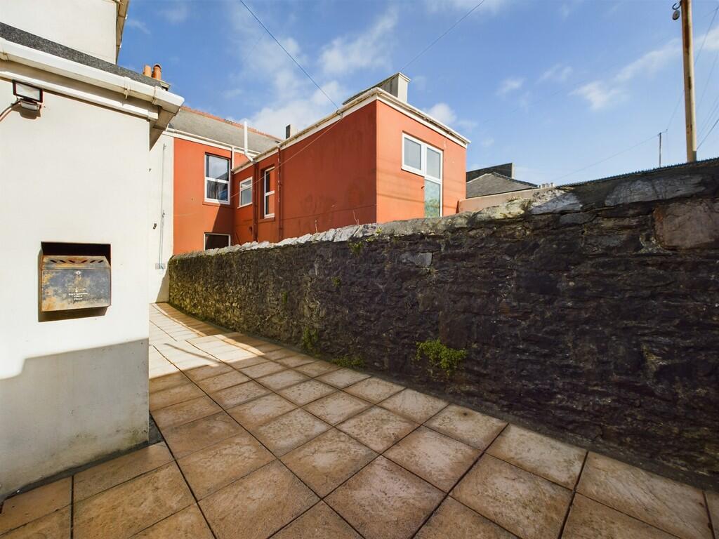 CAM03974G0-PR0103...