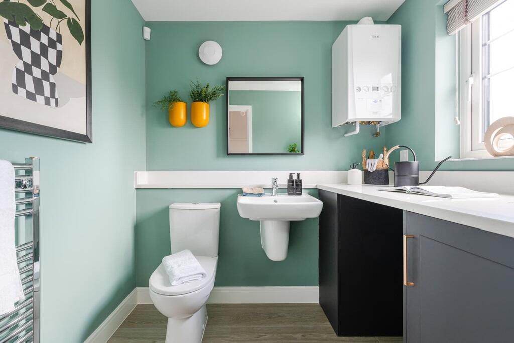 Practical toilet, utility space