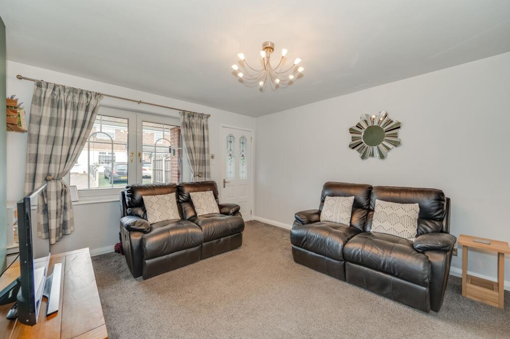 FRONT LOUNGE