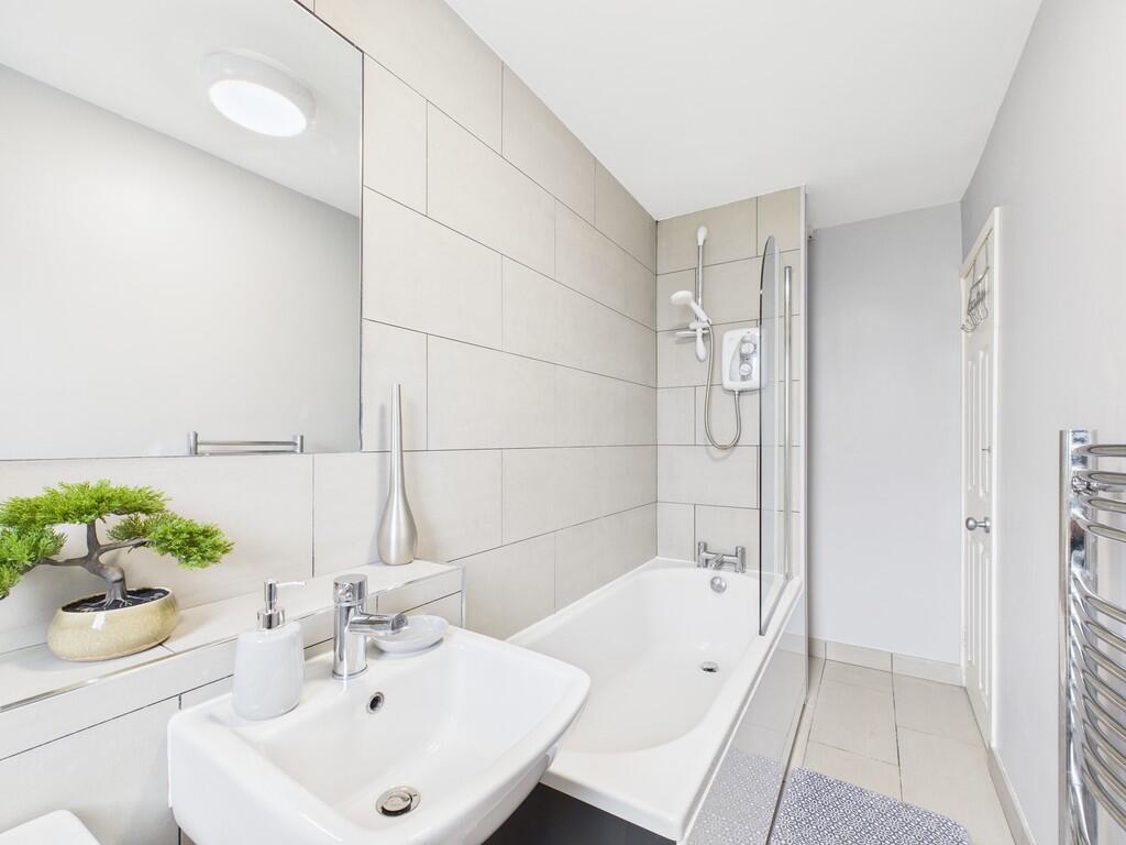 CAM05526G0-PR0037...