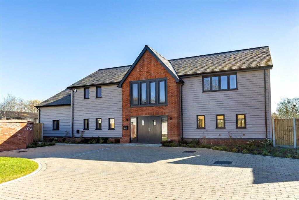 2 meadow views ext (1).jpg