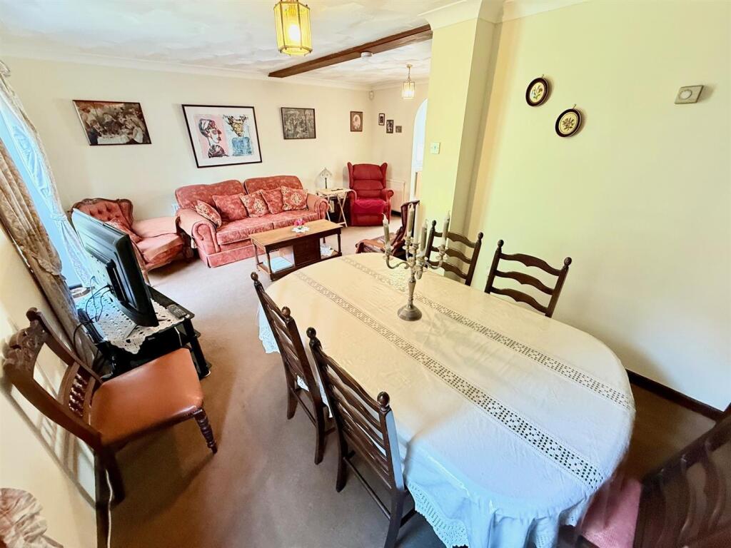 Open Plan Lounge/Dining Room