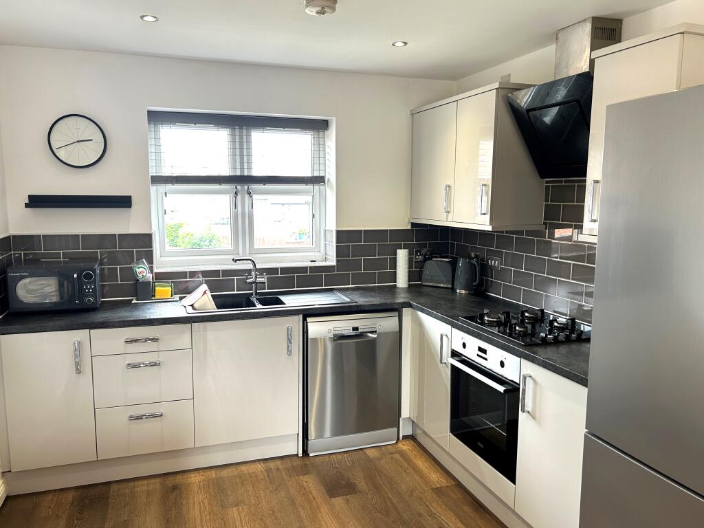 Kitchen T202508061236.jpg