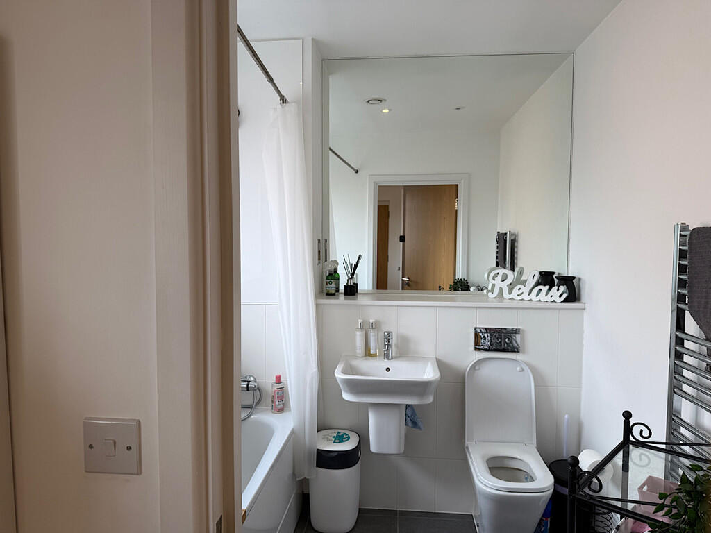 Family Bathroom 