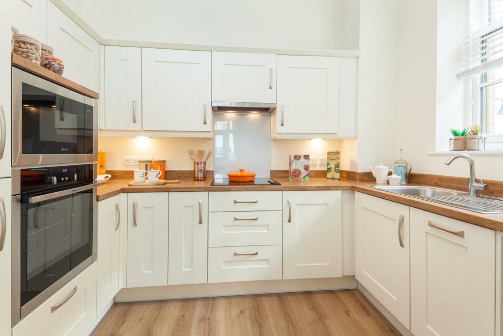 Show Apartment Kitchen 