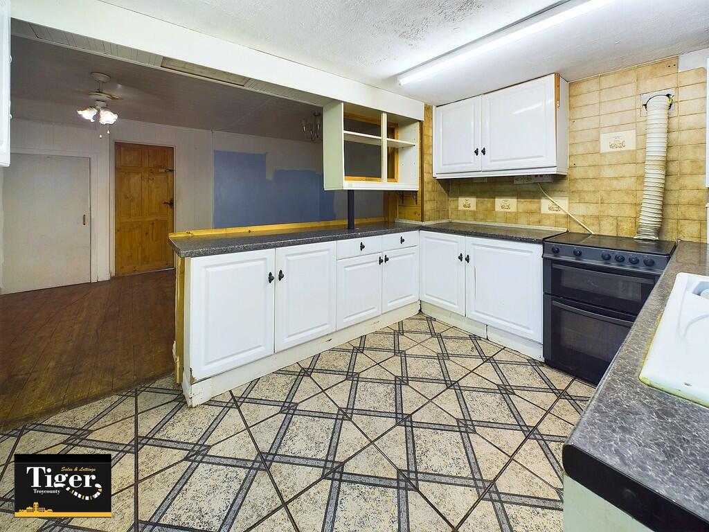 CAM02176G0-PR0392...