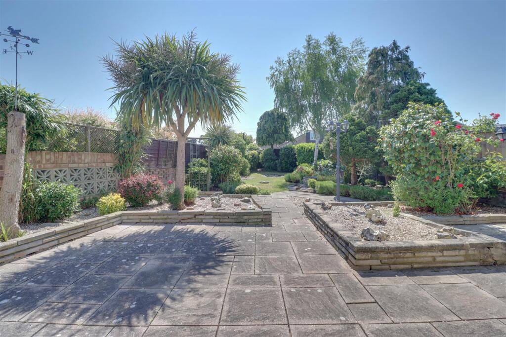 288 SOUTHEND ROAD SS11 8PS-15.jpg