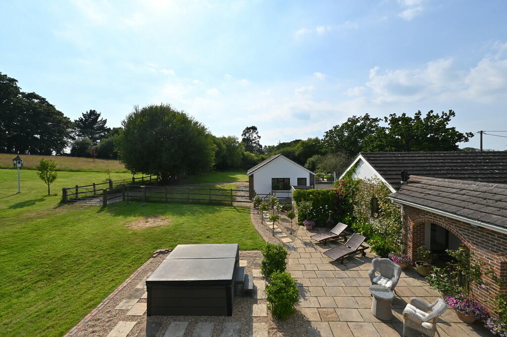 Photo 28-05-2021,...