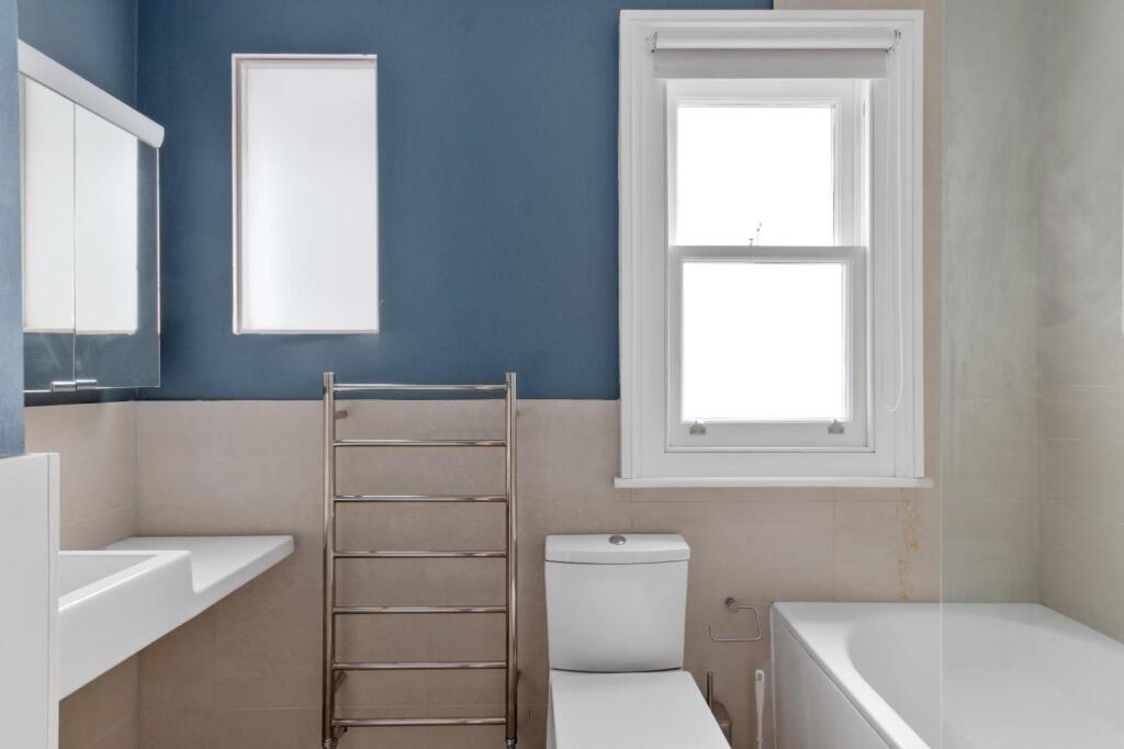 51 St Albans Avenue Ph12.jpg