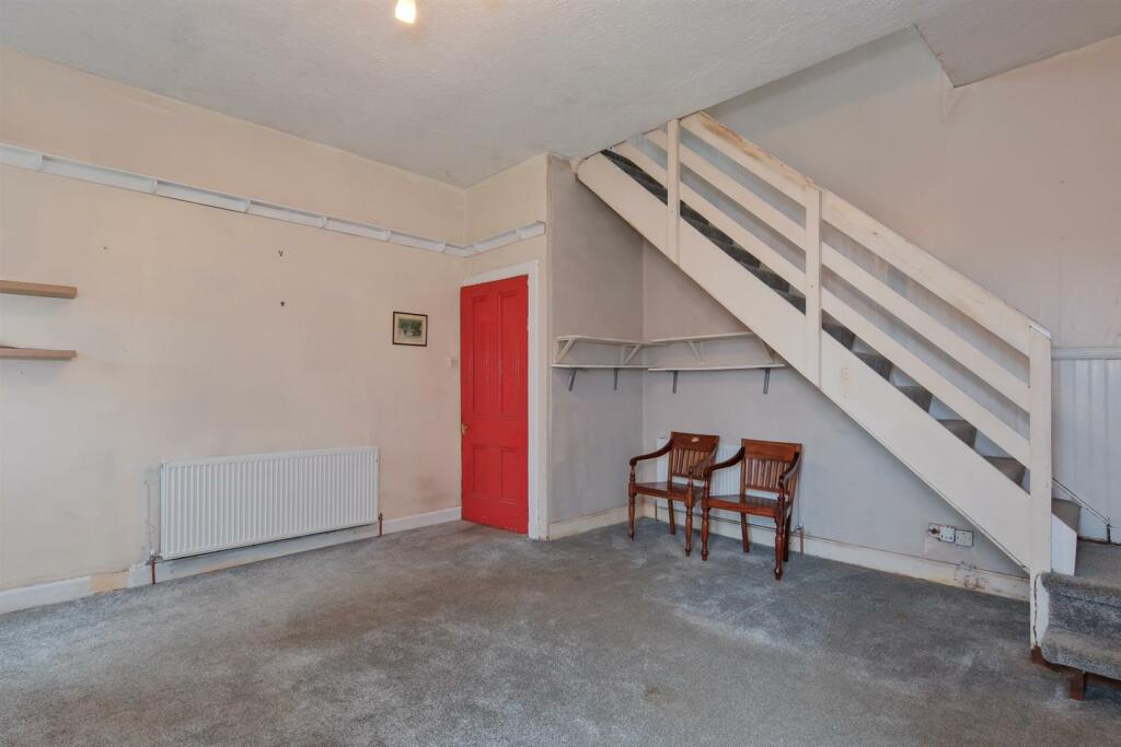 017-76 Hirst Road Harthill, ML7 5TL.jpg