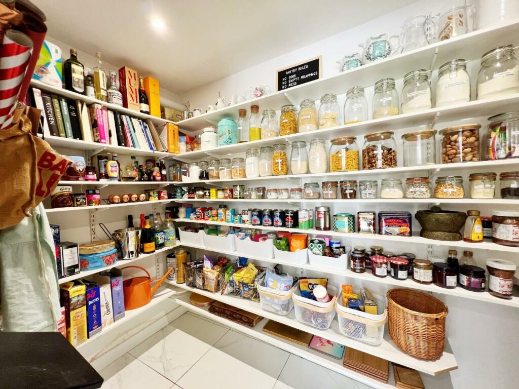 Pantry.jpg