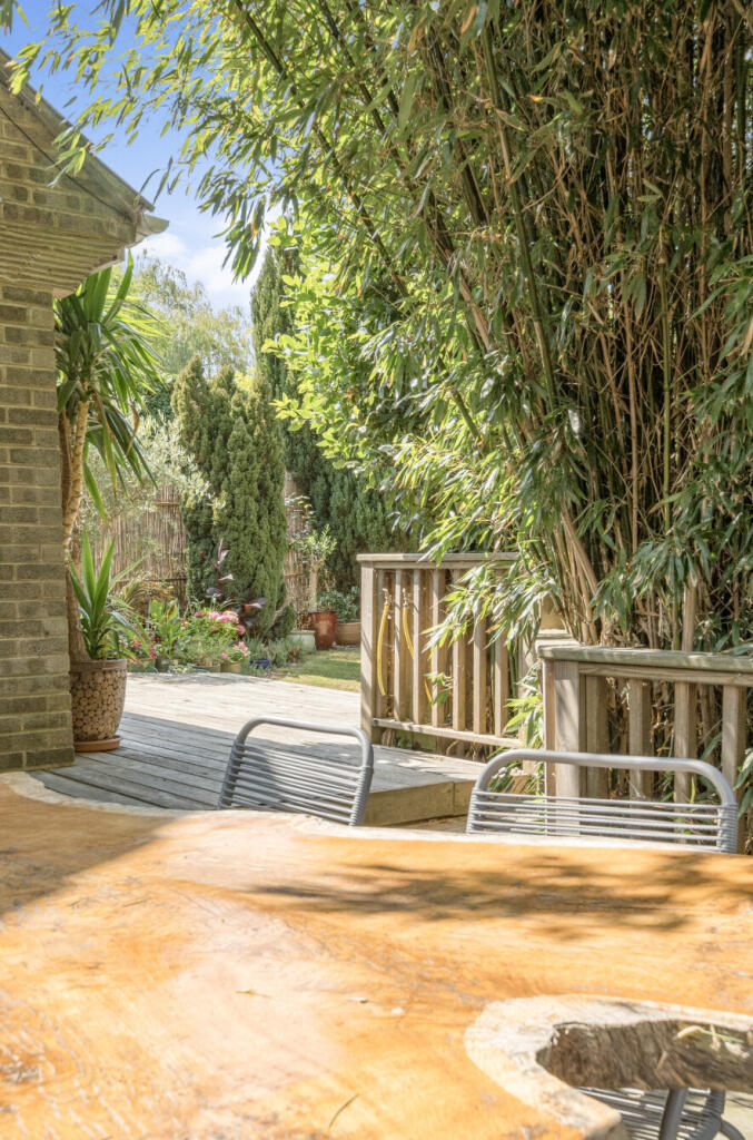 1334540-1-68939eb...