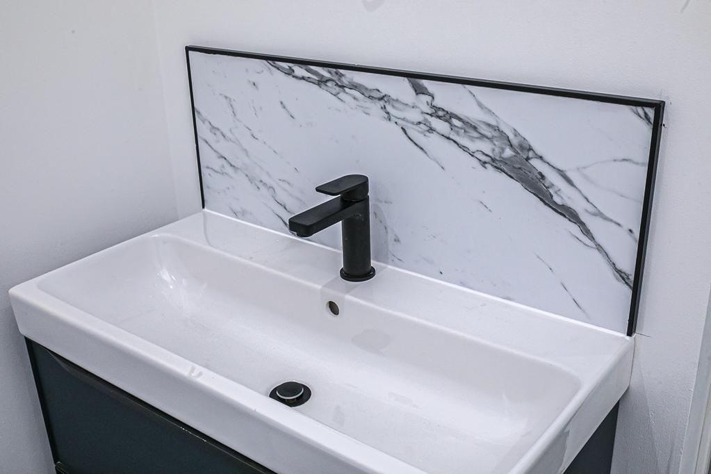 BATHROOM DETAIL