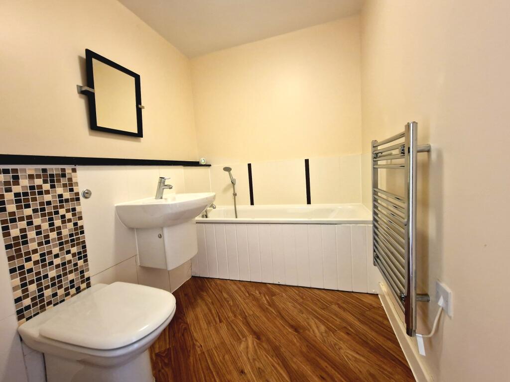 Main bathroom