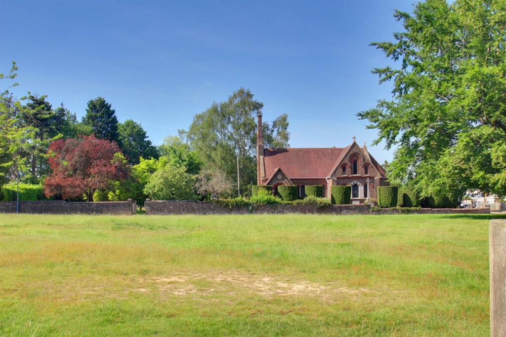 Properties Potten end Life style images 5.jpg