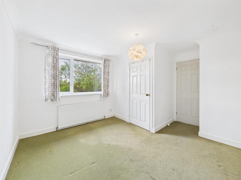 Bedroom: