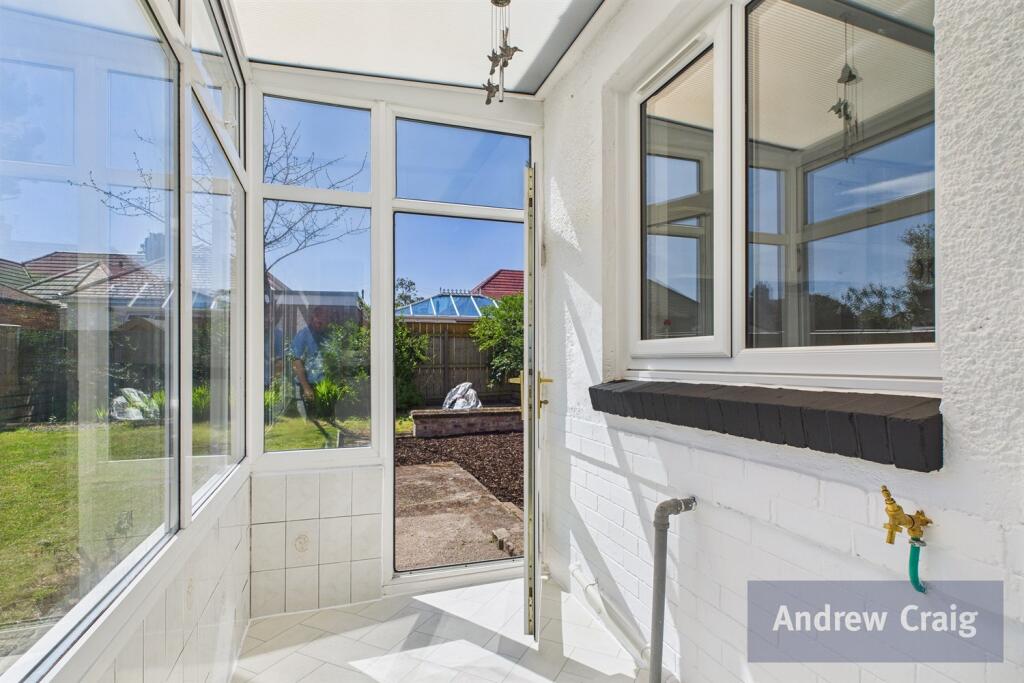 Sunroom / Porch