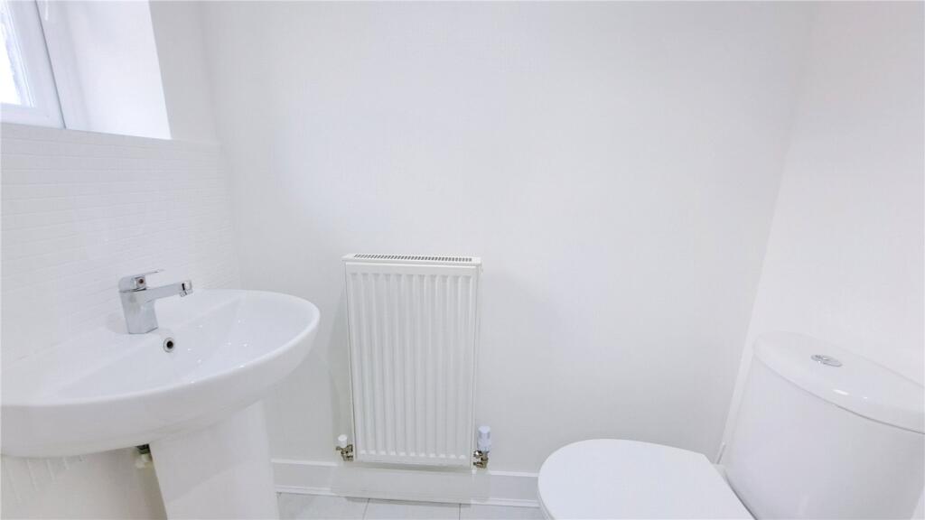 Cloakroom/Wc