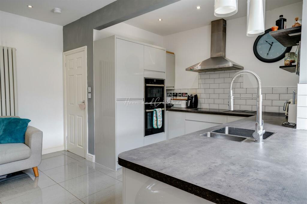 Caerphilly Road, Birchgrove, HernCrabtree (20).jpg