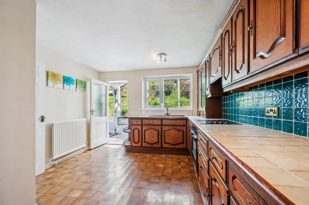 Kitchen - cabinets and worktop .jpg