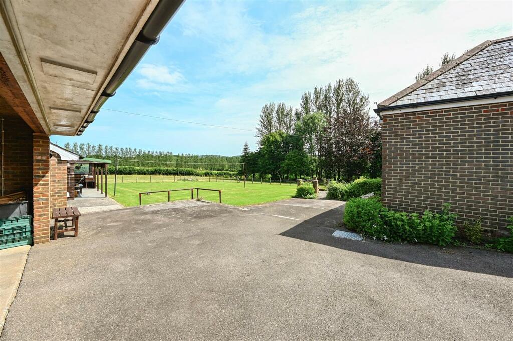 St.Helens View - Parsonage Lane - TN35 4SH (72).jp