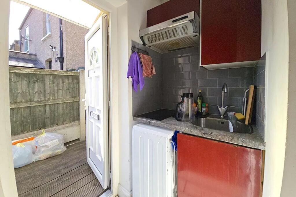 18A Gloucester Mews, London, E10 7DZ
