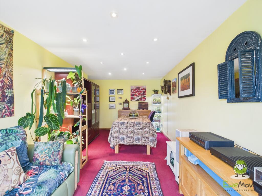 EweMove Estate Agents Basingstoke - Lavender Road 
