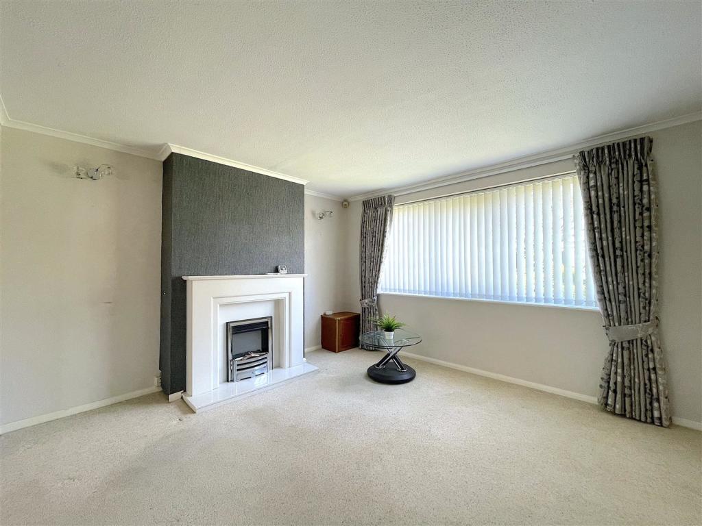 Living Room (2).jpeg