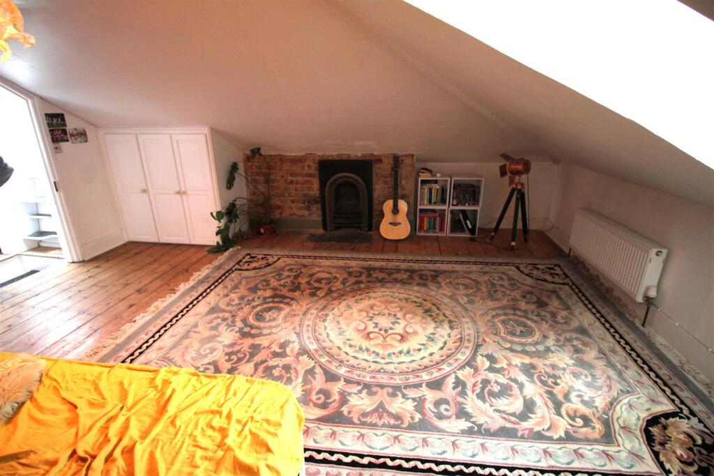 Bed 11 pic.JPG