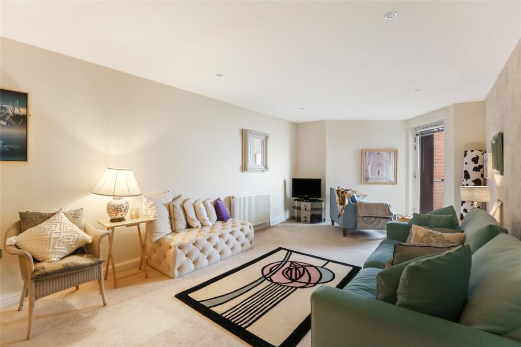 Living/Dining Area