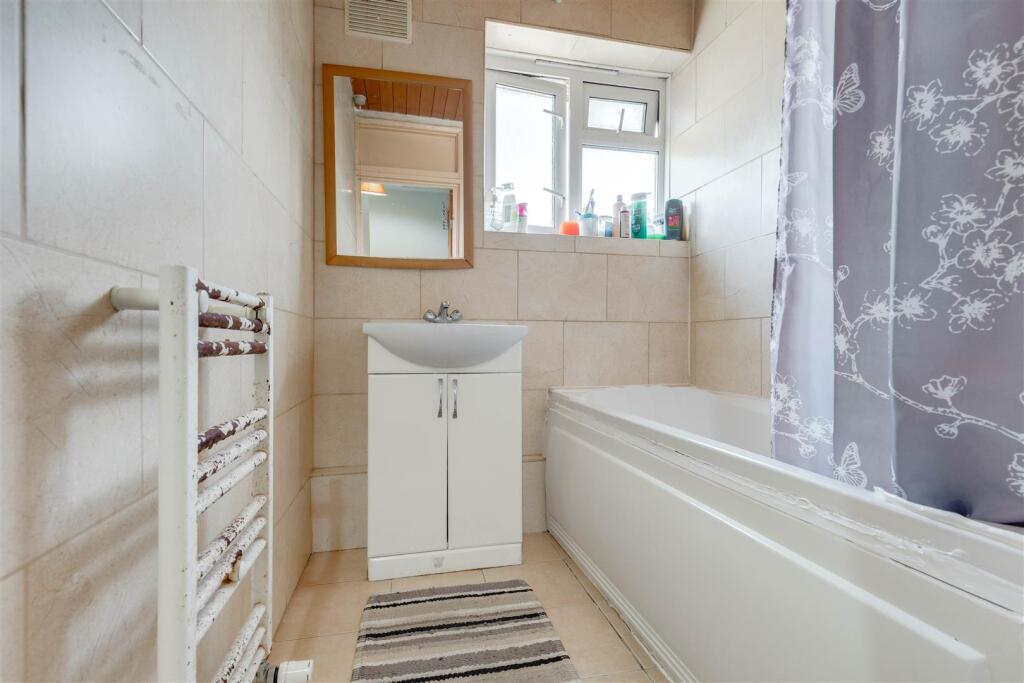7. Bath.jpg
