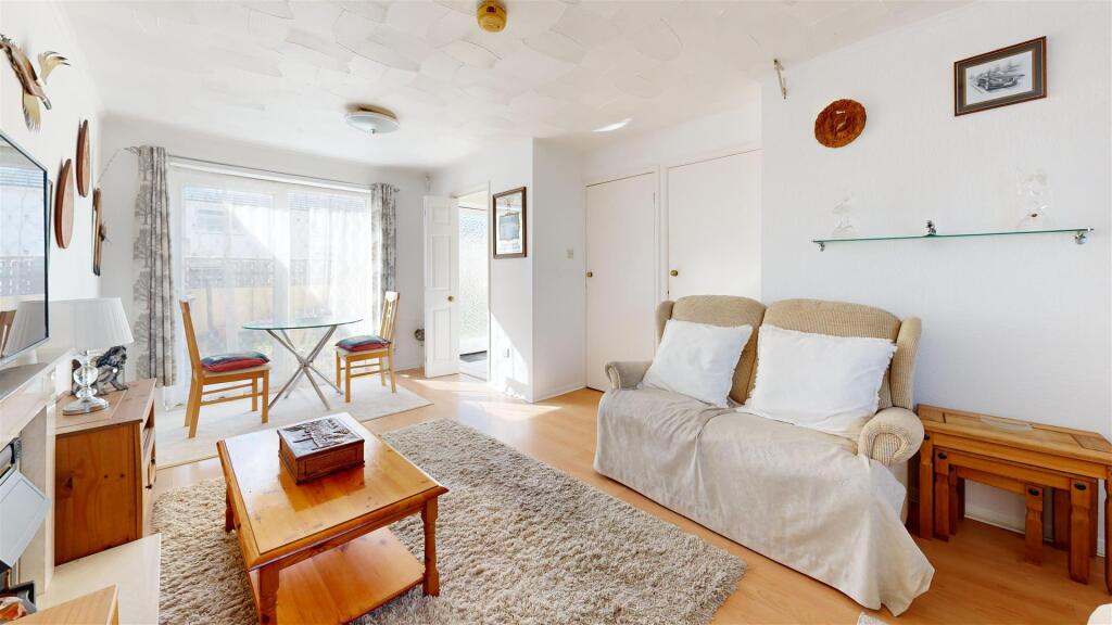 37-Croft-Road-Living-Room 1.jpg