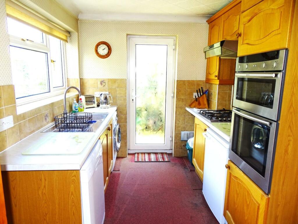 KITCHEN (needs updating)