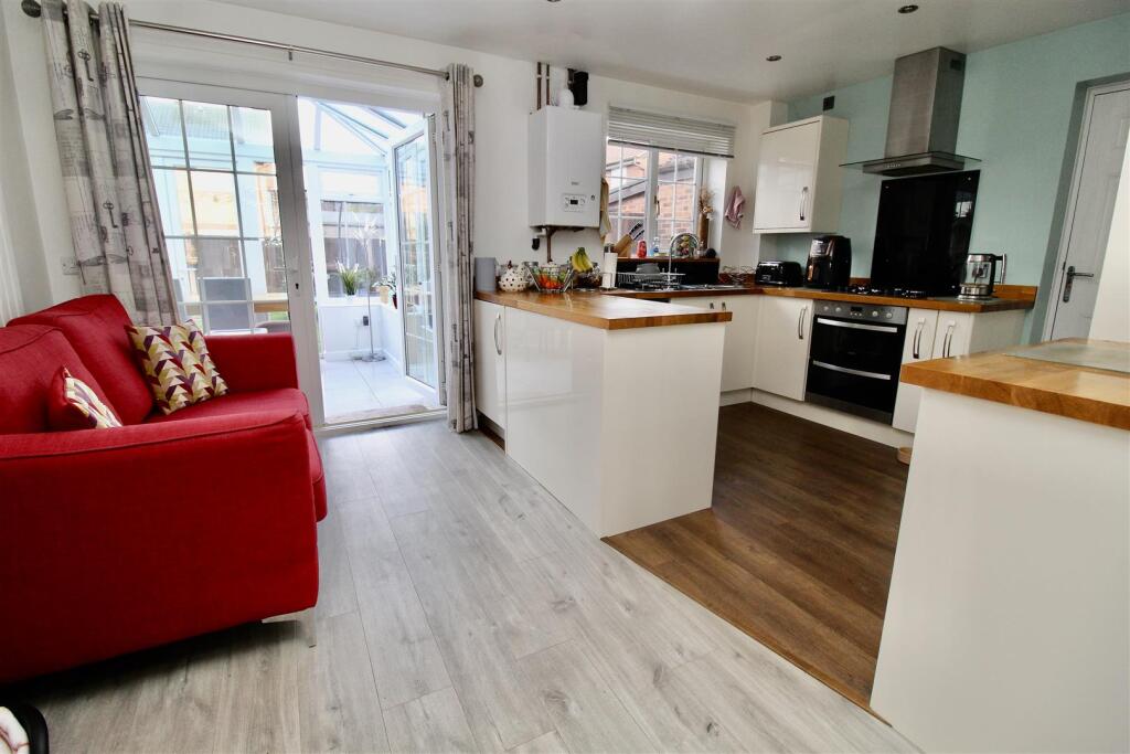 Kitchen/Dining Room