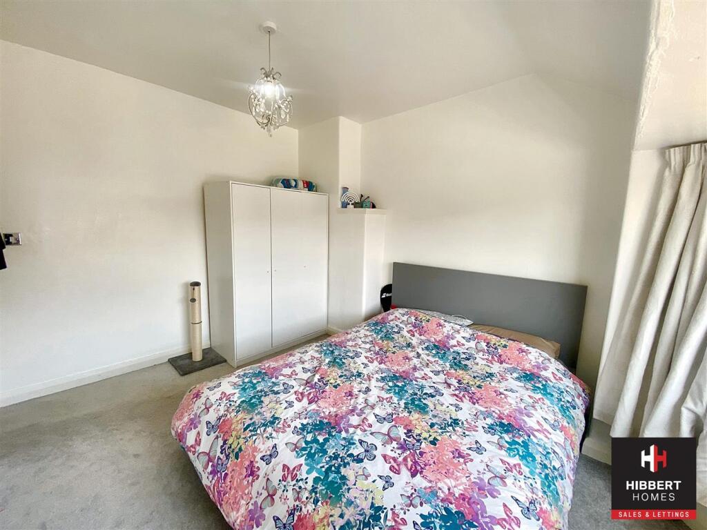 bed 11.jpg