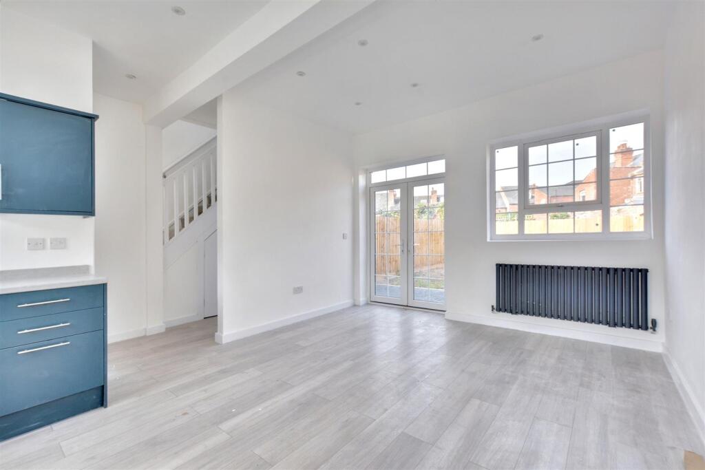 Lounge: Kitchen_3.jpeg