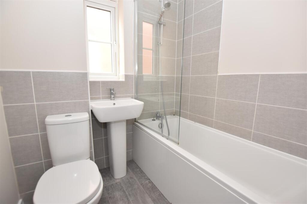 Bathroom.JPG