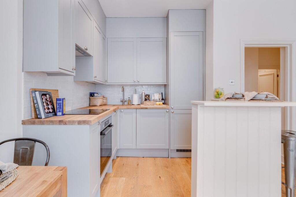 KITCHEN 2.jpg
