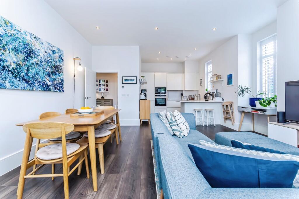 Lounge/Kitchen