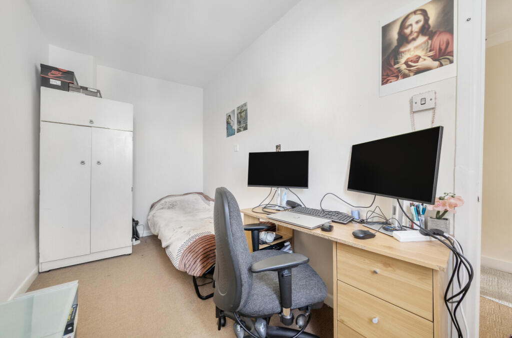 1349651-4-68bef2f...