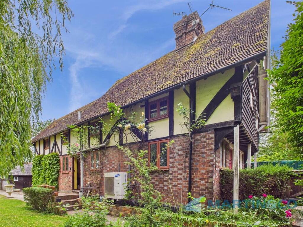 CAM02145G0-PR0061...