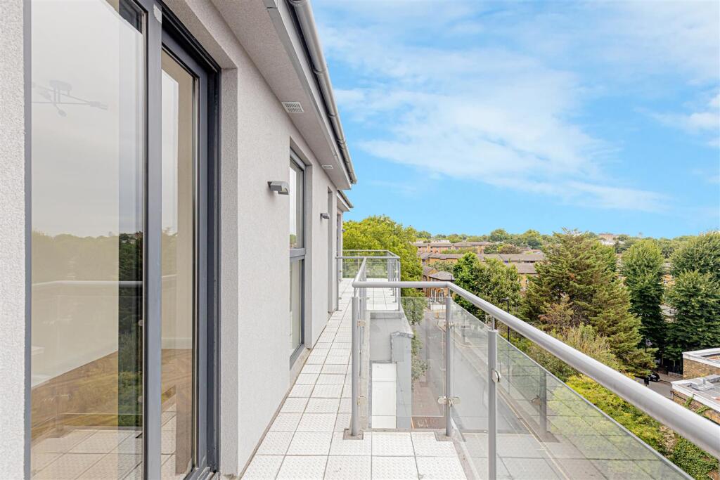 eninsula Court (27).jpg