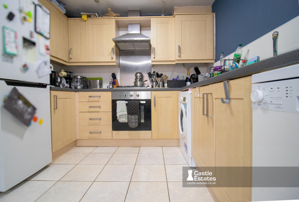 Kitchen &amp; Dining